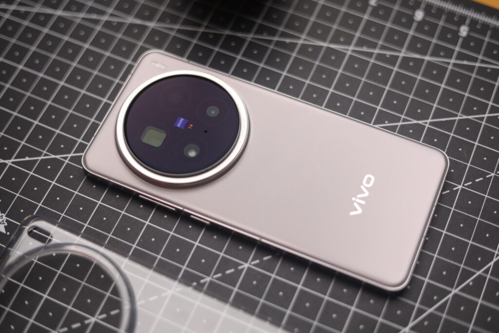 vivo X200 Pro apžvalga: DSLR kišenėje!