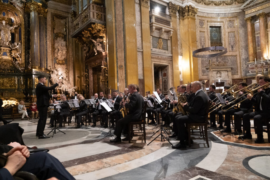 Kauno miesto savivaldybė „Kauno santakos“ kolektyvų atliekama muzika skambėjo Romoje