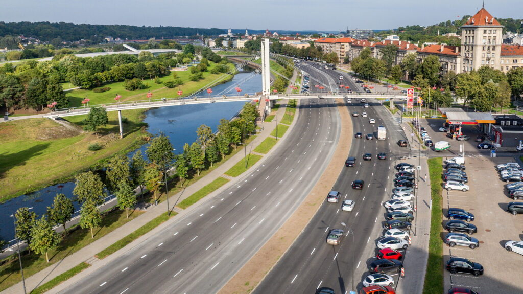 Karalius MindAugo Prospekto Asfalto dang ą ATNAUJINO GREIčiTU NEI PlanUOTA