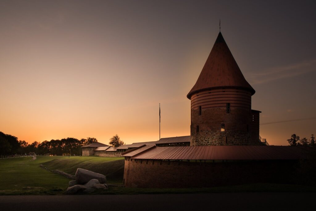Kauno Miesto Savivaldybė Kauno Miesto Muziejus Kviečija į Pirmąją Kauno