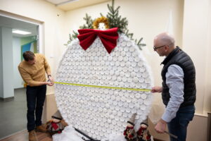 Kauno miesto savivaldybė Kauno lopšelyje-darželyje „Lakštutė“ sukurtas eglės žaisliukas pretenduoja