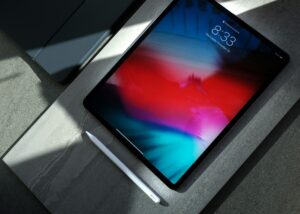 „Apple“ nerodo akumuliatoriaus būklės senesniuose „iPad“ – štai kaip tai