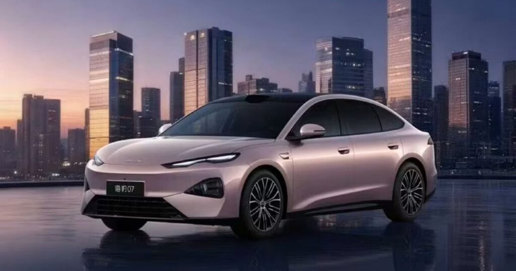Bigger new second-generation BYD Seal 07 sedan revealed in China